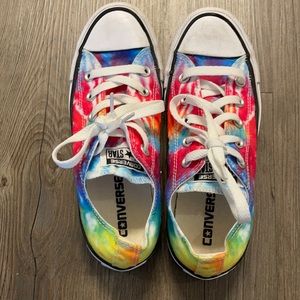 Tie-dye converse